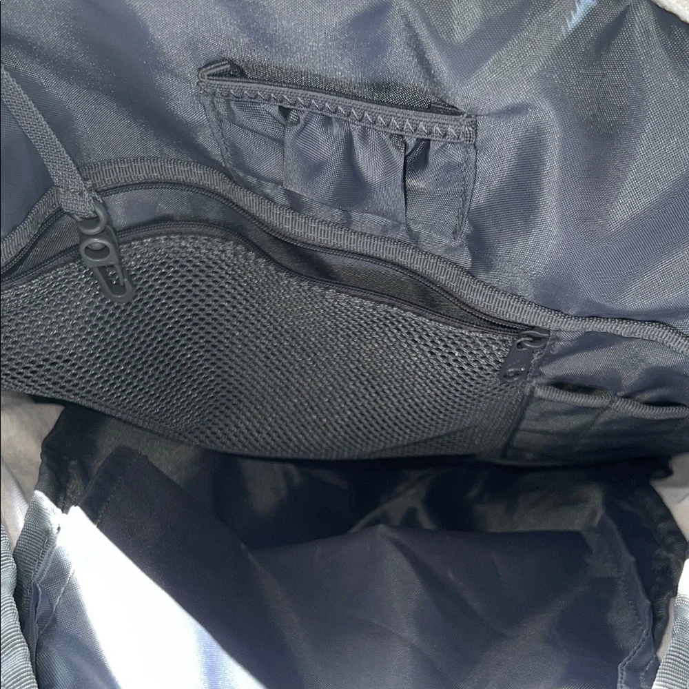 Adidas backpack full size - Picture 5 of 11